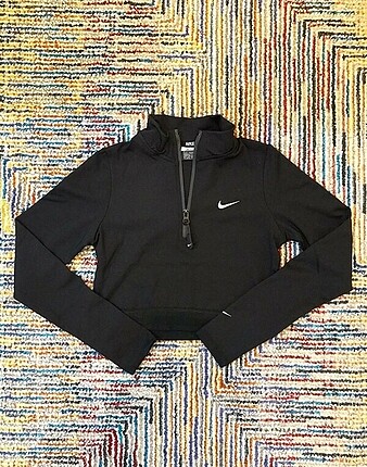 Nike üst
