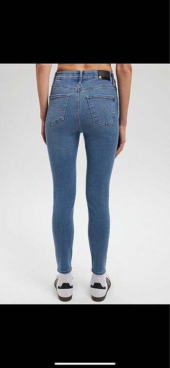 28 Beden Mavi Skinny Jean Pantolon