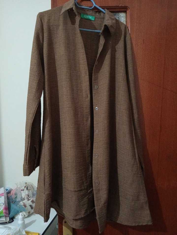 Düğmeli Uzun Kollu Kahverengi Keten Kadın Gömlek - Görsel 2