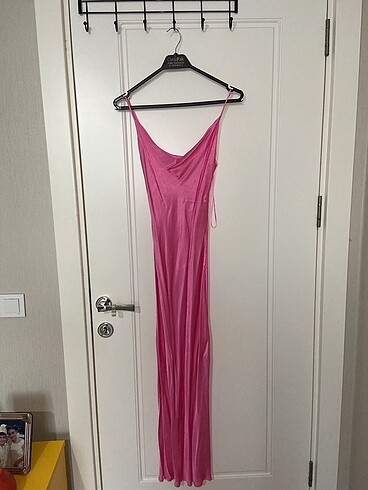 Bershka Bershka pembe midi saten elbise