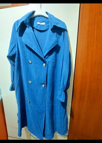 Düğmeli Parlak Mavi Kadın Trençkot - Görsel 2