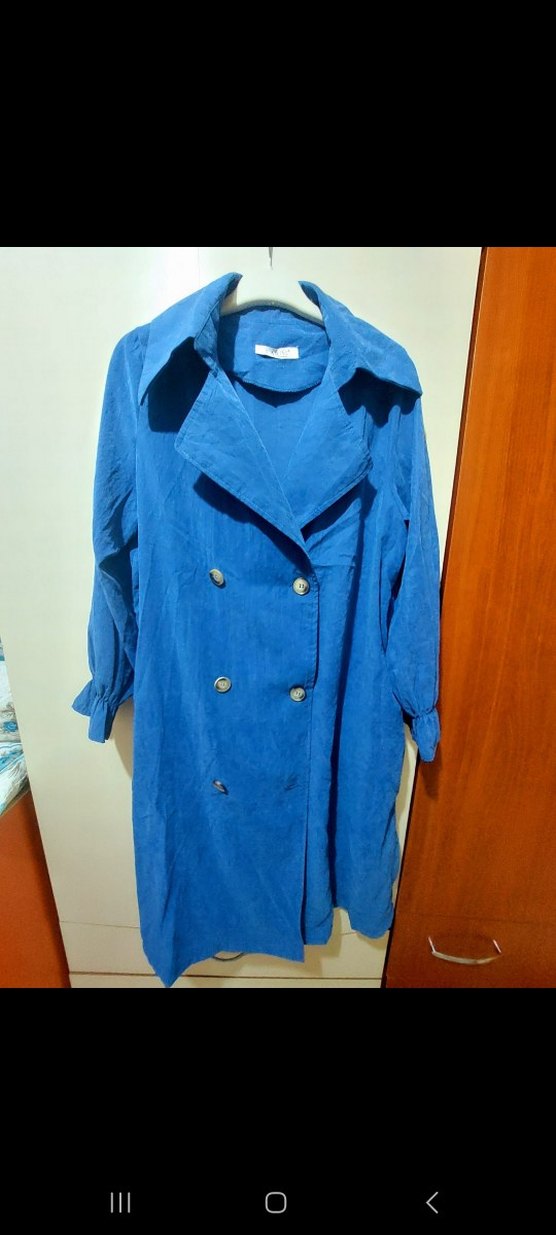 Düğmeli Parlak Mavi Kadın Trençkot - Görsel 5