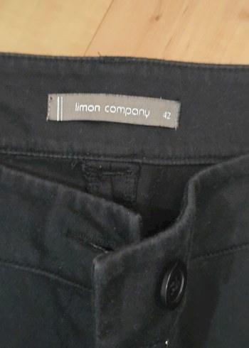 Limon Company Siyah Düğmeli Yumuşak Kumaş Pantolon