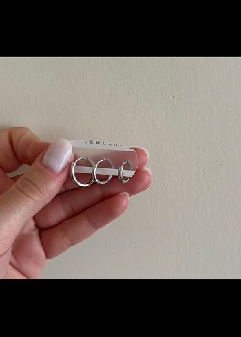 Beyaz Mini Kadın Küpe Seti - Görsel 3