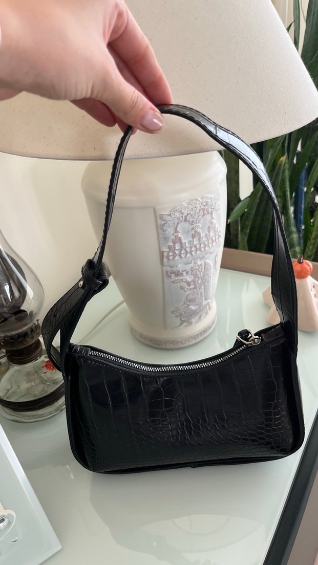 Kemer Detaylı Siyah Deri Yılan Desenli Çanta - Görsel 2