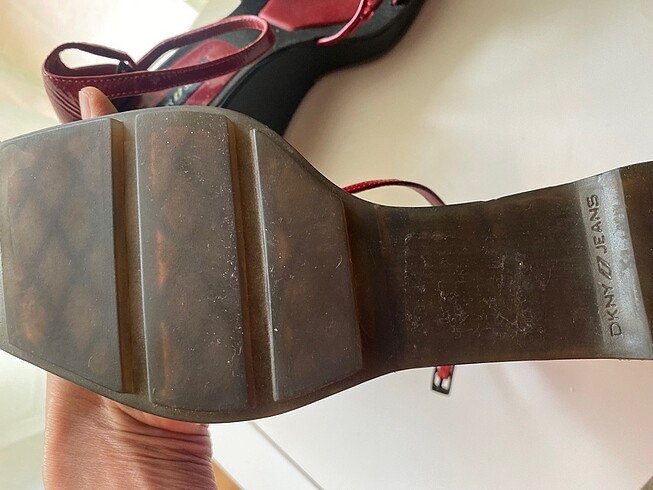 38 Beden bordo Renk Orijinal DKNY Sandalet