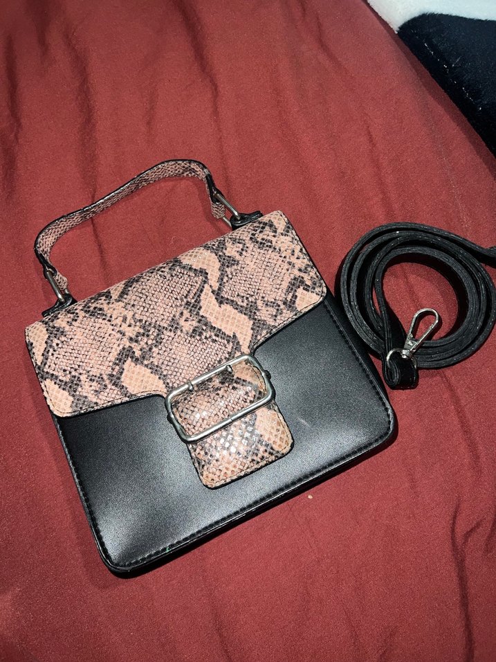 Siyah pembe  Deri Yılan Desenli Tokalı Çanta - Görsel 2