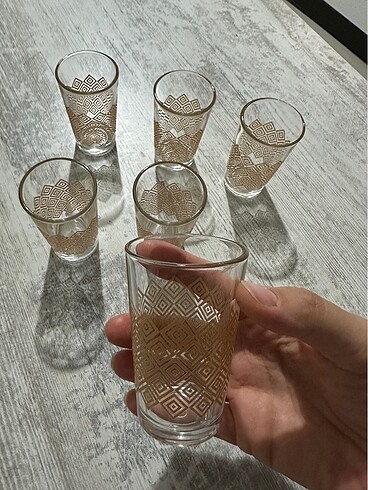 Kahve yanı su bardağı