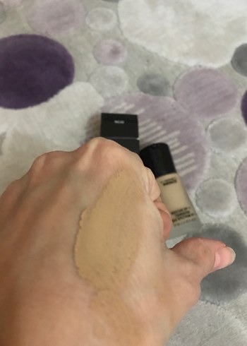 MAC Mineralize Nemlendirici Fondöten NC30 - Görsel 3