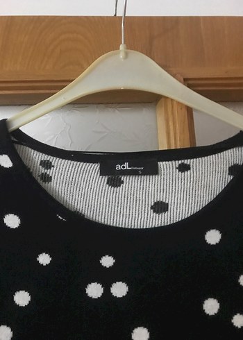 Düğmeli Siyah Puantiyeli Midi Elbise - Görsel 2