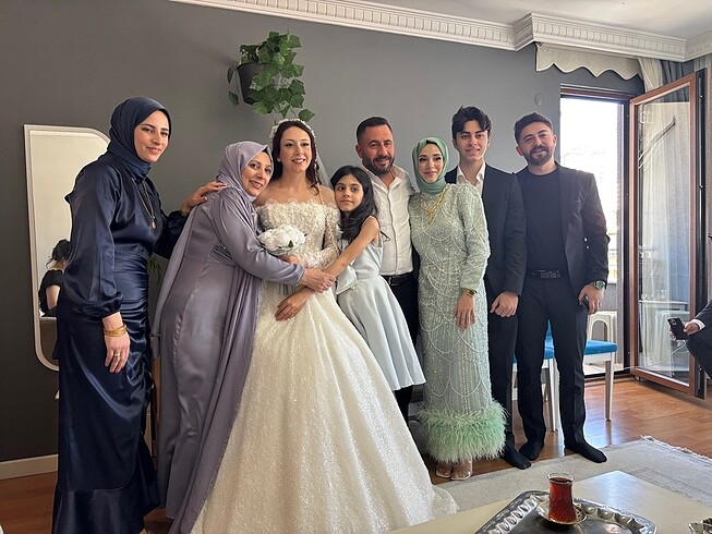 Su yeşili taşlı elbise