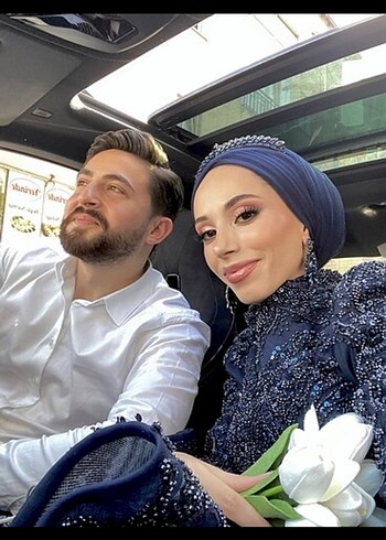 Lacivert nişanlık tesettür