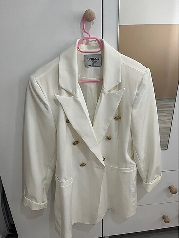 Beyaz blazer ceket