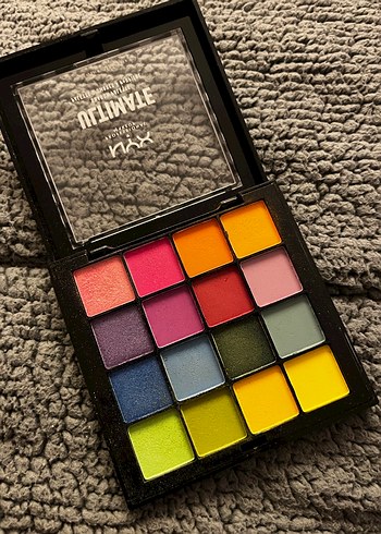 NYX Ultimate Çok Renkli Göz Farı Paleti - Görsel 2