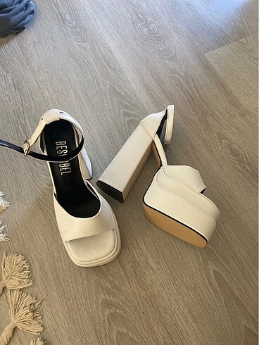 Beyaz Çift Platform Topuk Ayakkabı