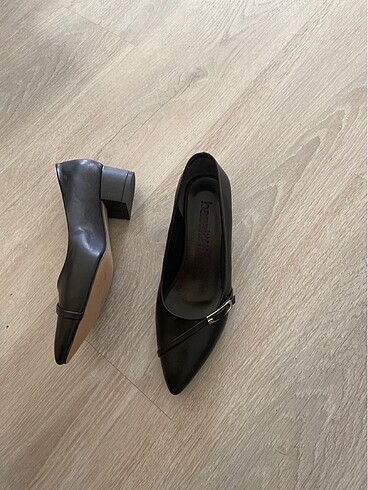 Kadın Siyah Tokalı Kısa Topuk Klasik Ayakkabı