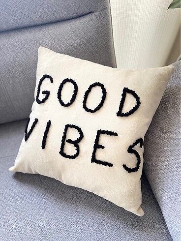 Beden Good Vibes Punch İşlemeli Kırlent Kılıfı