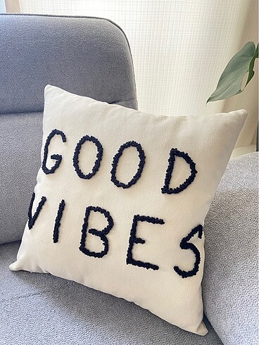 Zara Home Good Vibes Punch İşlemeli Kırlent Kılıfı