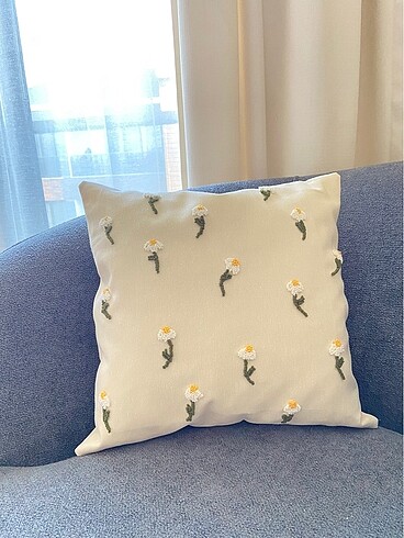 Papatya Punch İşlemeli Kırlent alışığı 42x42 cm