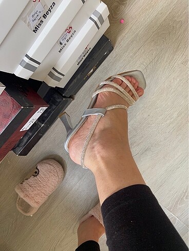 Nine West Kadın Gümüş Rengi Ayakkabı Terlik