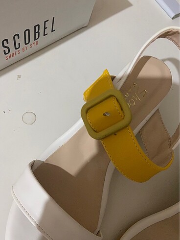 Pierre Cardin Sarı Beyaz Topuklu Sandalet