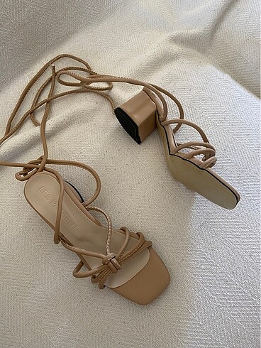Zara Bej İpli Sandalet
