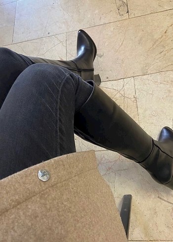 Kadın Siyah Topuklu Çizme