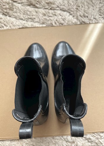 Siyah Yağmurluk Kadın Bot - Görsel 5