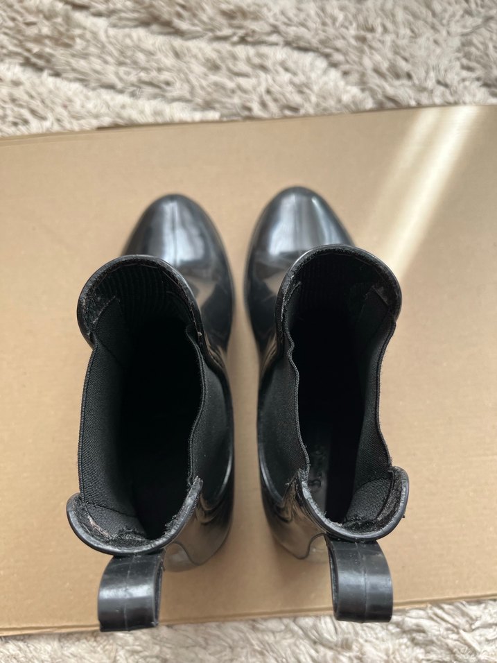 Siyah Yağmurluk Kadın Bot - Görsel 5