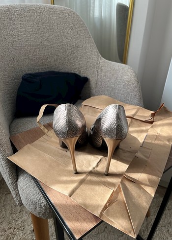 Gri Deri Yılan Desenli Tokalı Stiletto - Görsel 12