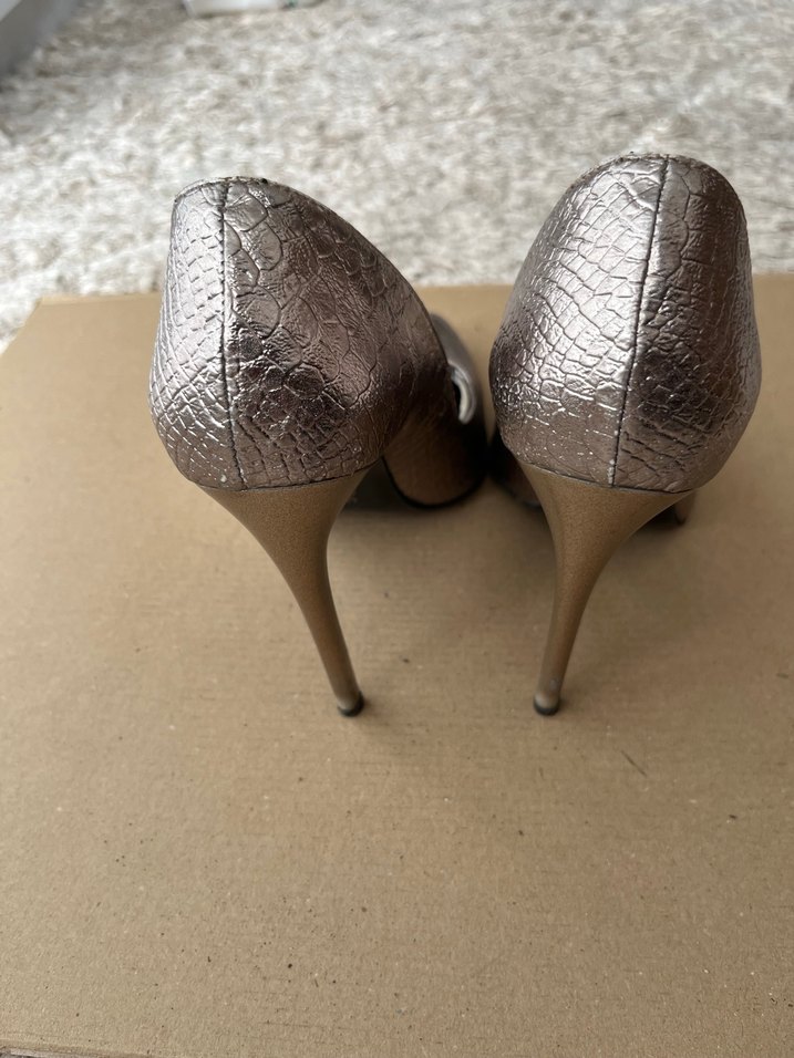 Gri Deri Yılan Desenli Tokalı Stiletto - Görsel 2