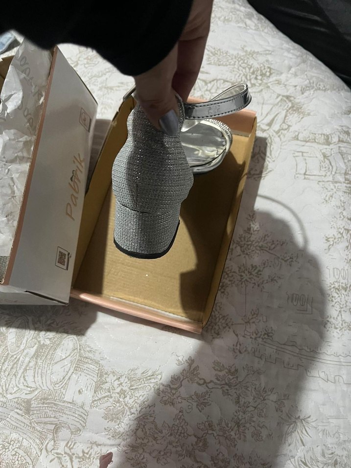 Gri Yılan Desenli Metal Tokalı Topuklu Ayakkabı - Görsel 4