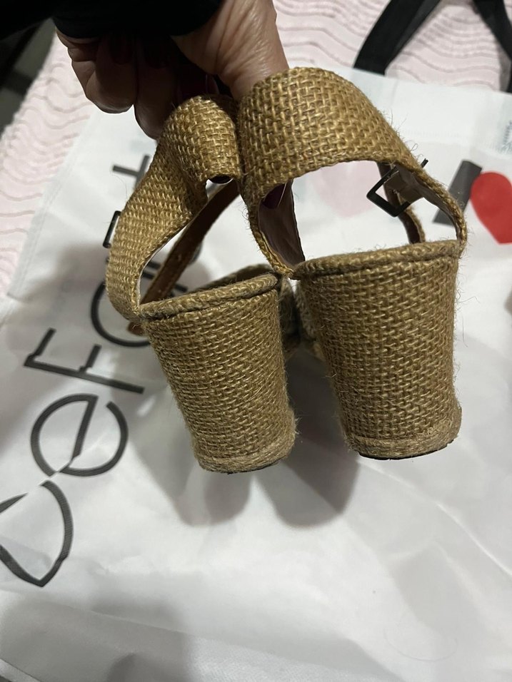 Dolgu topuklu - Görsel 4