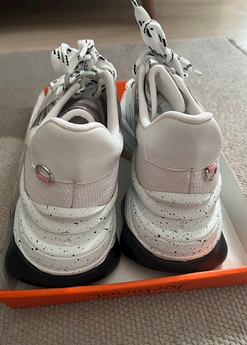 Beyaz Yılan Desenli Bağcıklı Spor Ayakkabı - Görsel 5