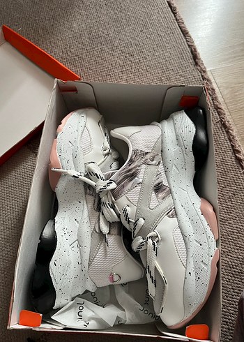 Beyaz Yılan Desenli Bağcıklı Spor Ayakkabı - Görsel 8