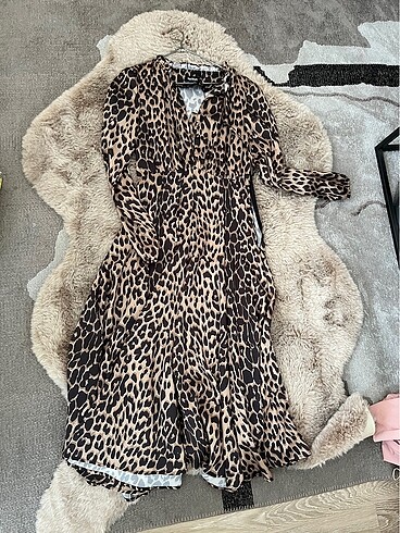Leopar elbise midi boy