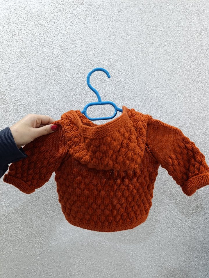 Kapüşonlu Örgü bebek Hırkası - Görsel 4