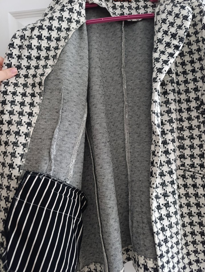 Kadın Siyah Beyaz Kazayağı Desenli Midi Kaban - Görsel 4