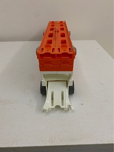 Beden Hotwheels oyuncak tır orijinaldir tertemiz sıfır tır yanında hot