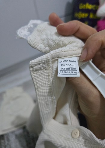 Beyaz Dantel Detaylı Bebek Kız Takımı - Görsel 2