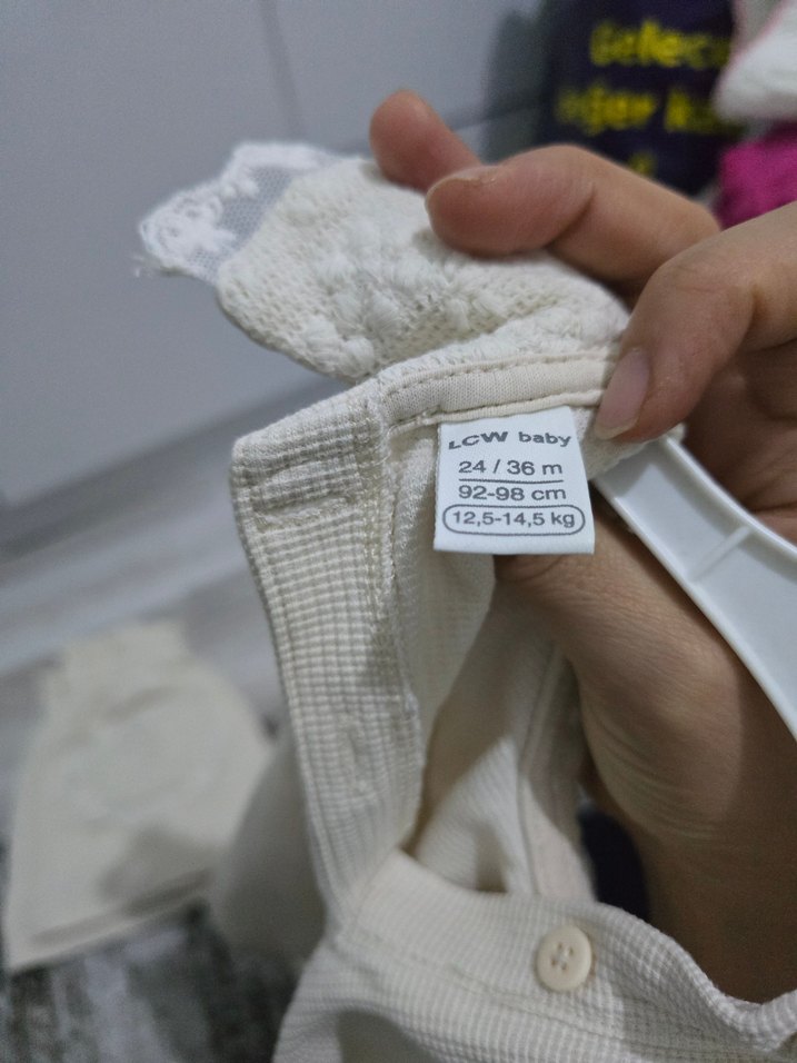 Beyaz Dantel Detaylı Bebek Kız Takımı - Görsel 2