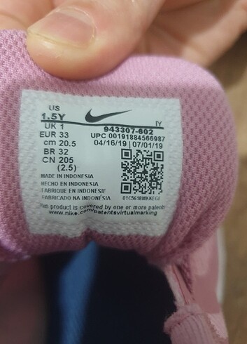Nike kız çocuğu orijinal 33 numara 