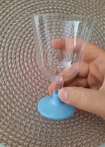 Mavi Ayaklı Şeffaf Plastik Kadeh