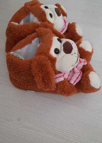 Diğer Peluş Ev Terliği