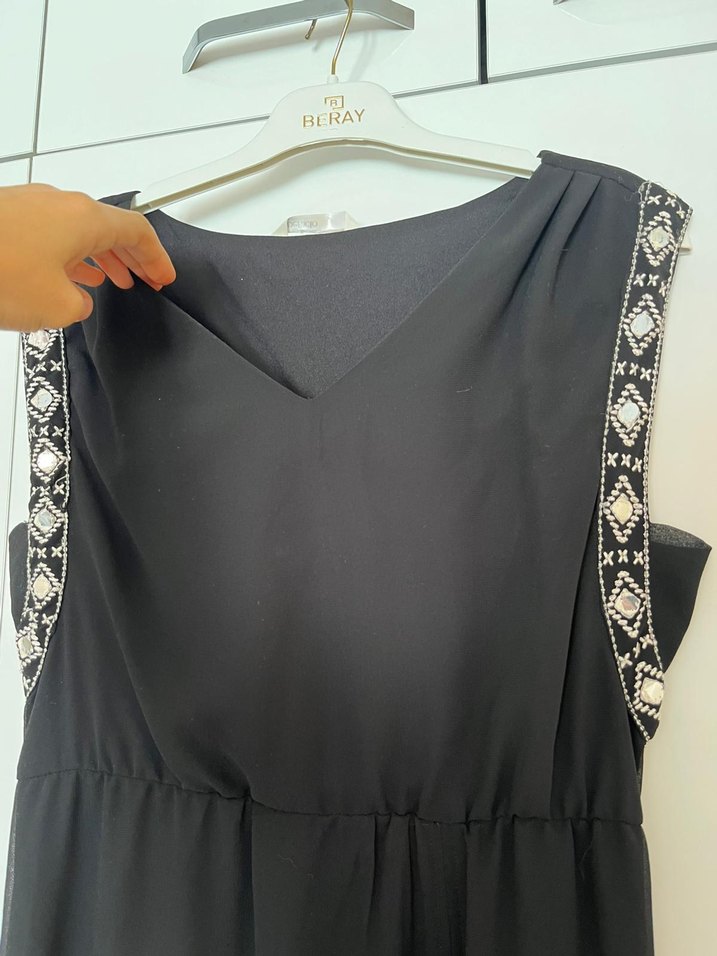 Siyah Uzun V Yaka Gotik Elbise - Görsel 2