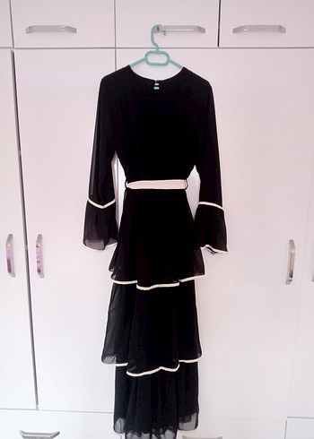 Uzun Siyah Fırfırlı Kadın Elbise - Görsel 9