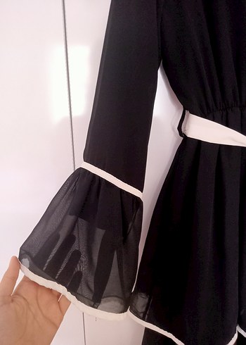 Uzun Siyah Fırfırlı Kadın Elbise - Görsel 4