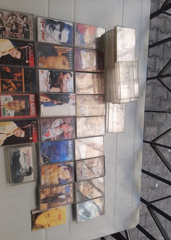 Çeşitli Kaset Albümleri ve Kutuları