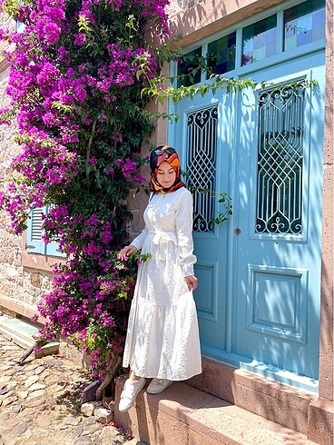Emnora Beyaz Elbise