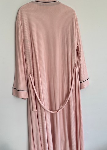 Pembe Uzun Kadın Sabahlık - Rahat Kesim - Görsel 4